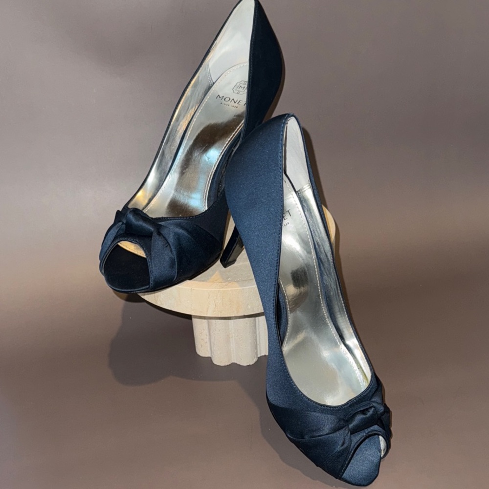 Monet Midnight Blue Satin Peep Toe Stiletto Heels Like New Size 9 1/2